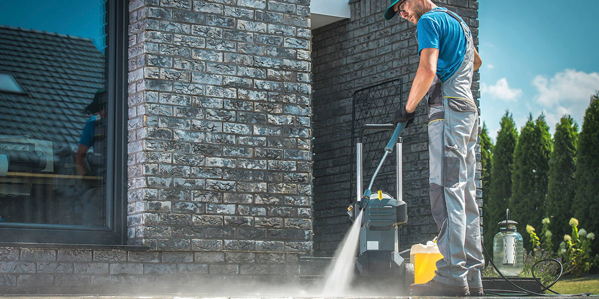 pressure washer cleaning LA7VGRW